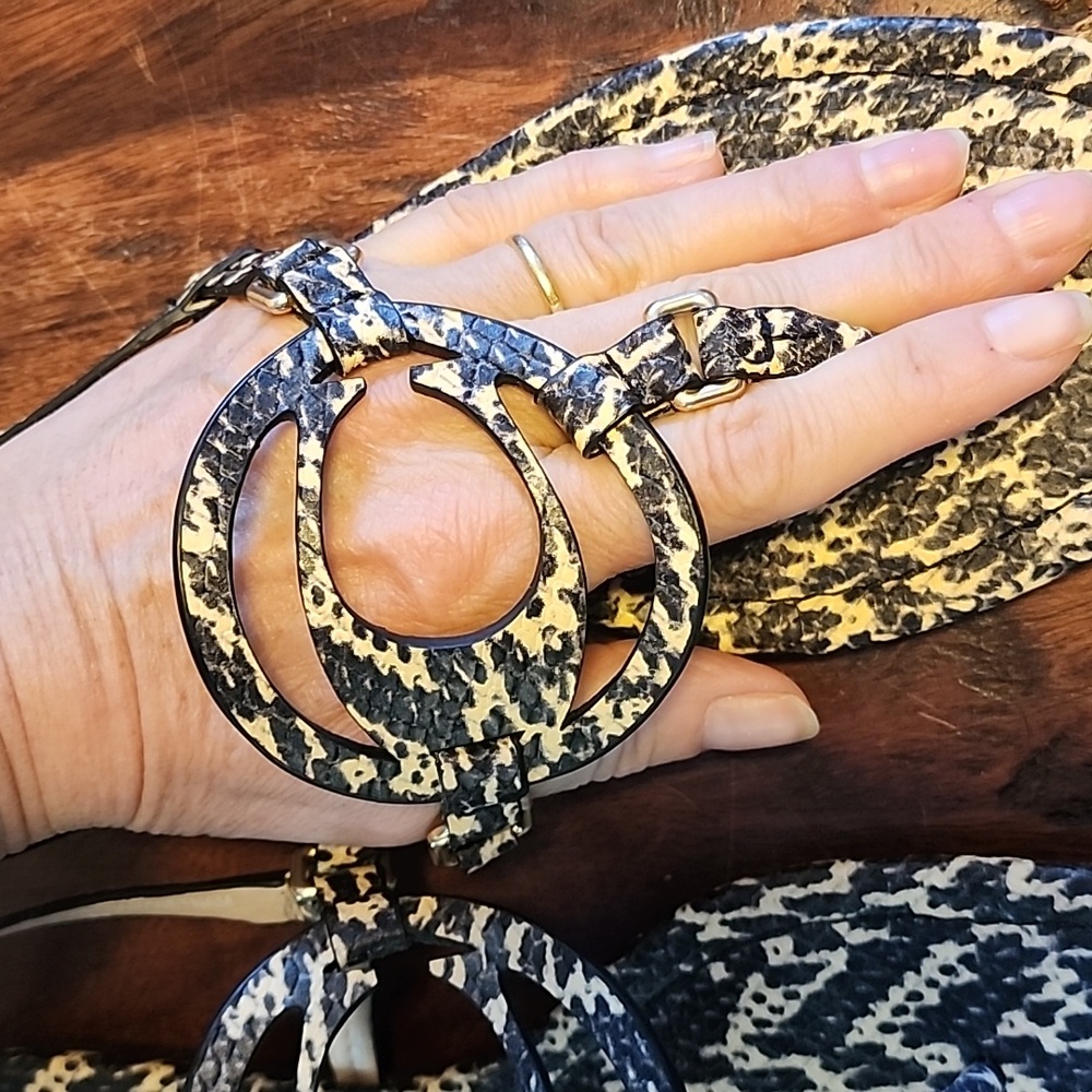 Coach Women's Jeri Leather T-Strap Flat Sandals Size 8 - Picture 3 of 7